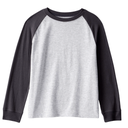 Camiseta manga larga gris con mangas negro para niño
