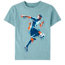 Camiseta verde grisáceo con diseño de fútbol para niño